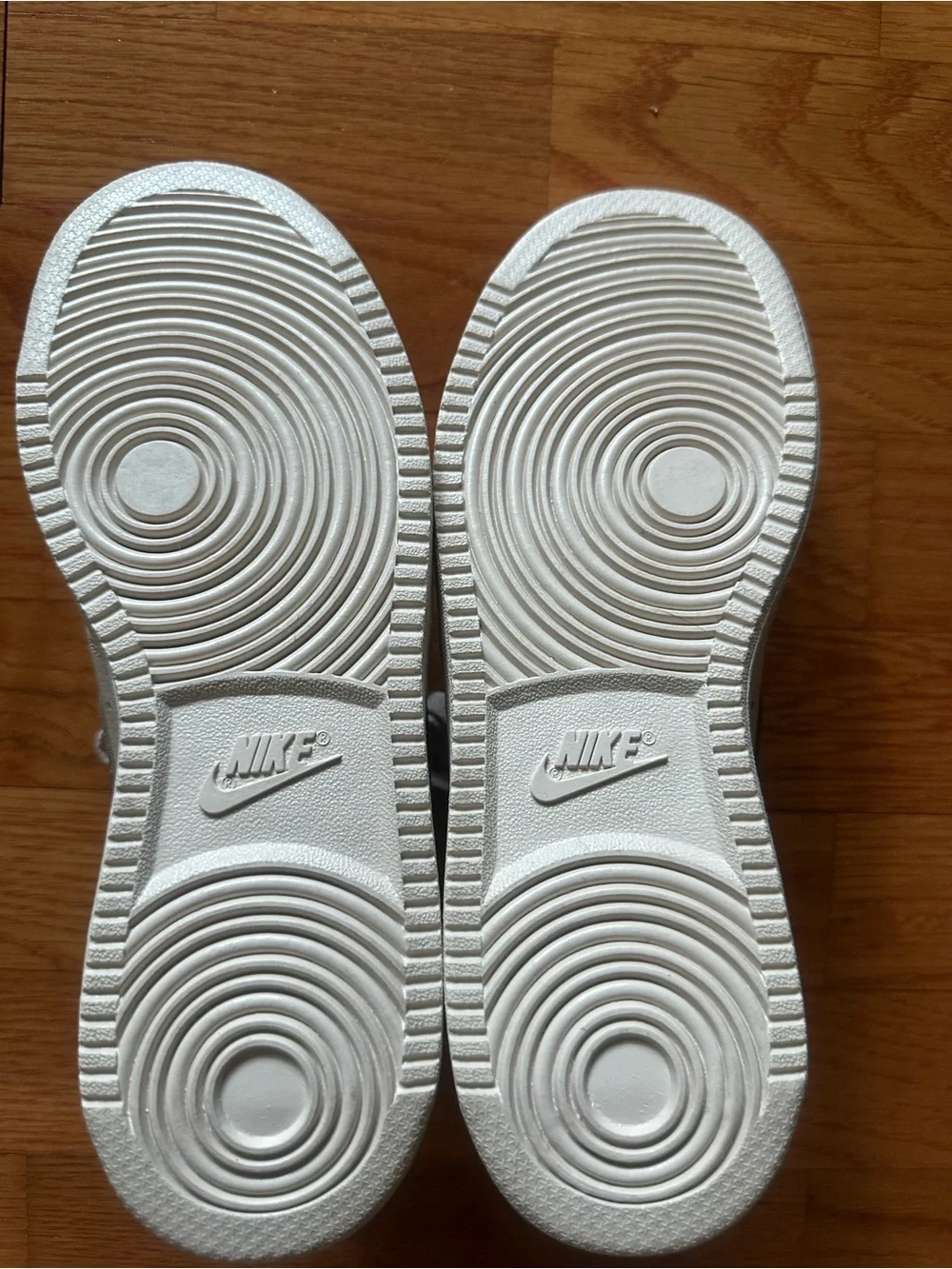 Nike Women’s Vision Court